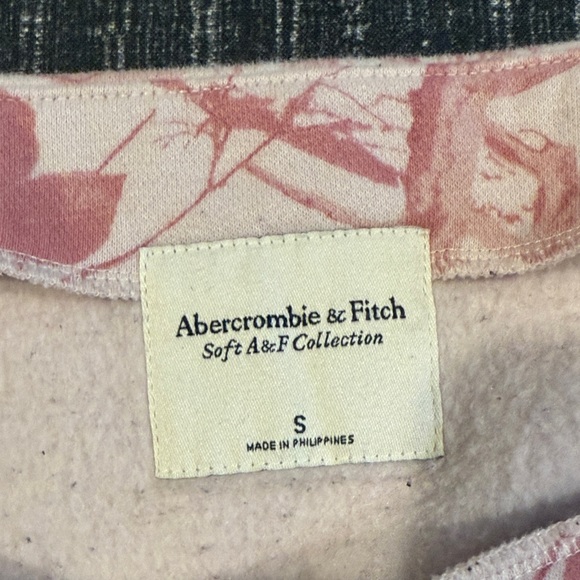 Abercrombie & Fitch Pink Camo Sunday Set - Picture 2 of 9